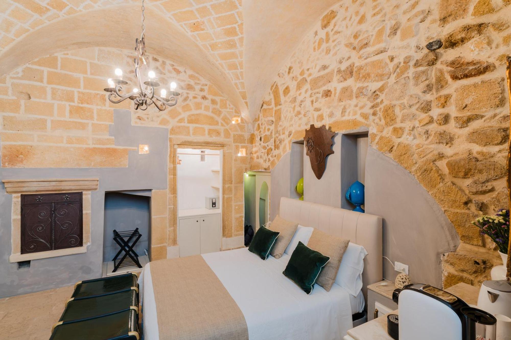 Relais La Casa Del Poeta Bed & Breakfast Gallipoli Exterior photo