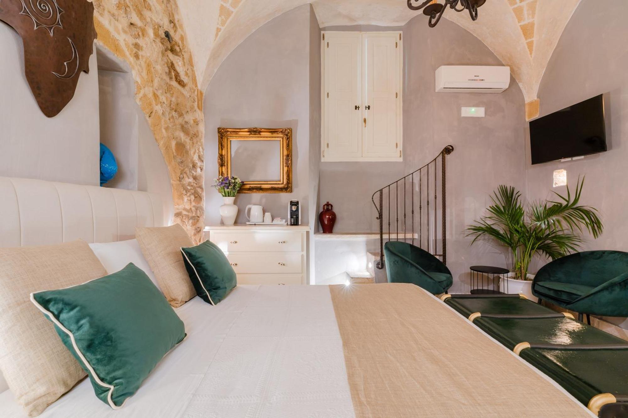 Relais La Casa Del Poeta Bed & Breakfast Gallipoli Exterior photo